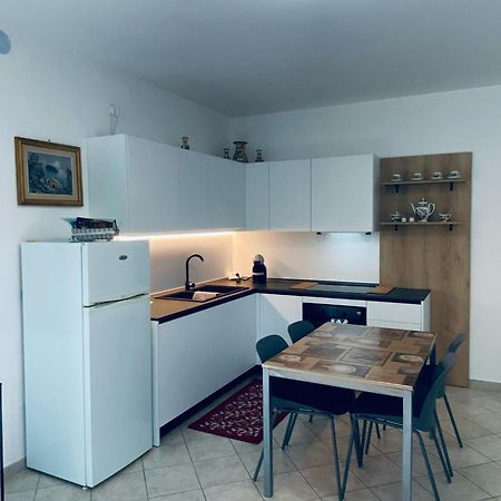 Alma Apartment Sirmione Bagian luar foto