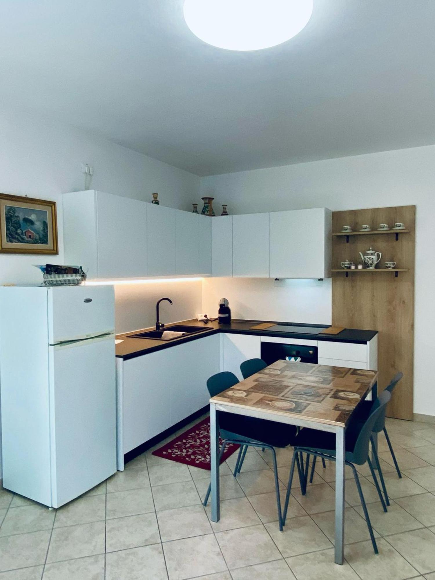 Alma Apartment Sirmione Bagian luar foto