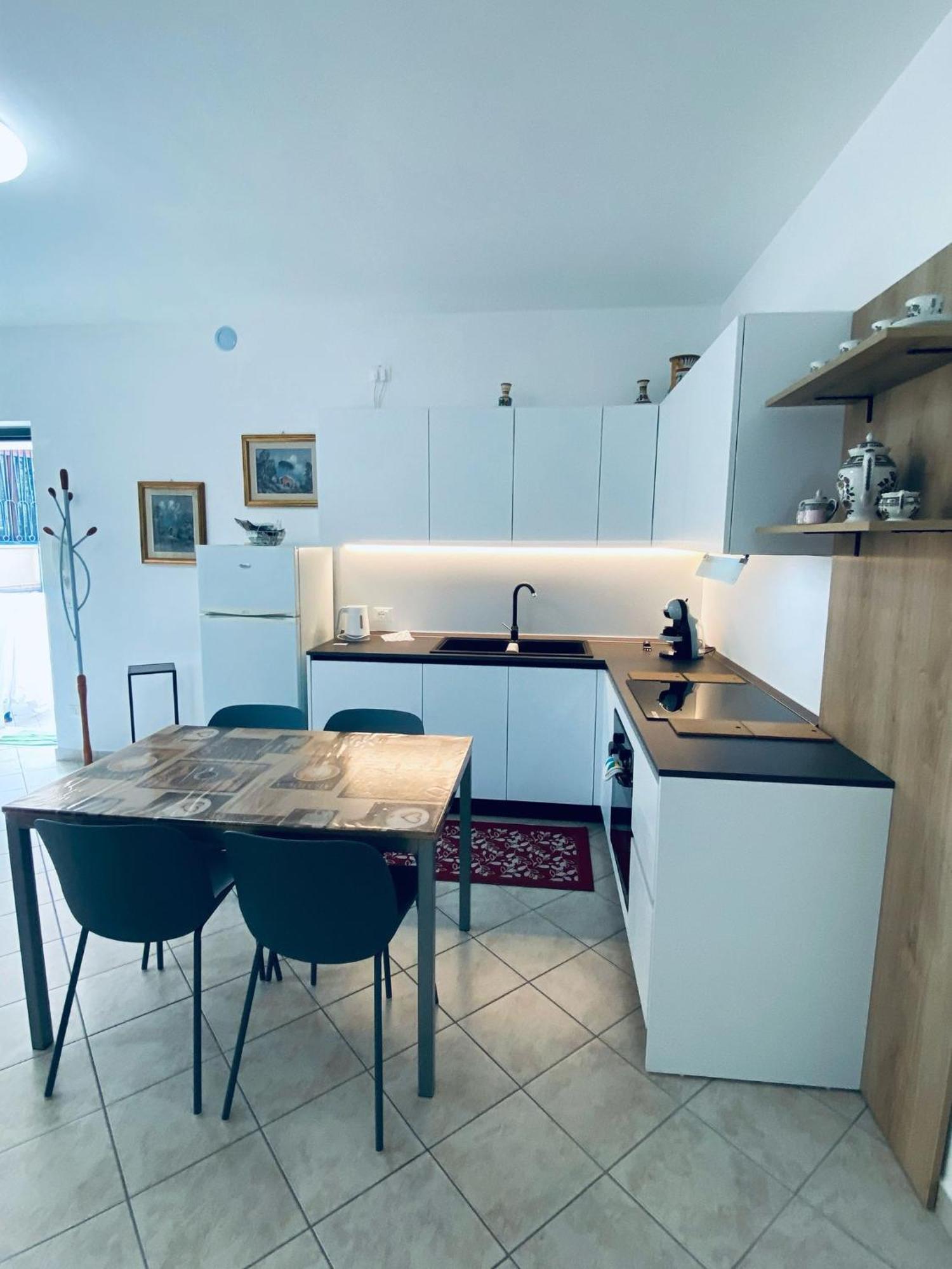 Alma Apartment Sirmione Bagian luar foto