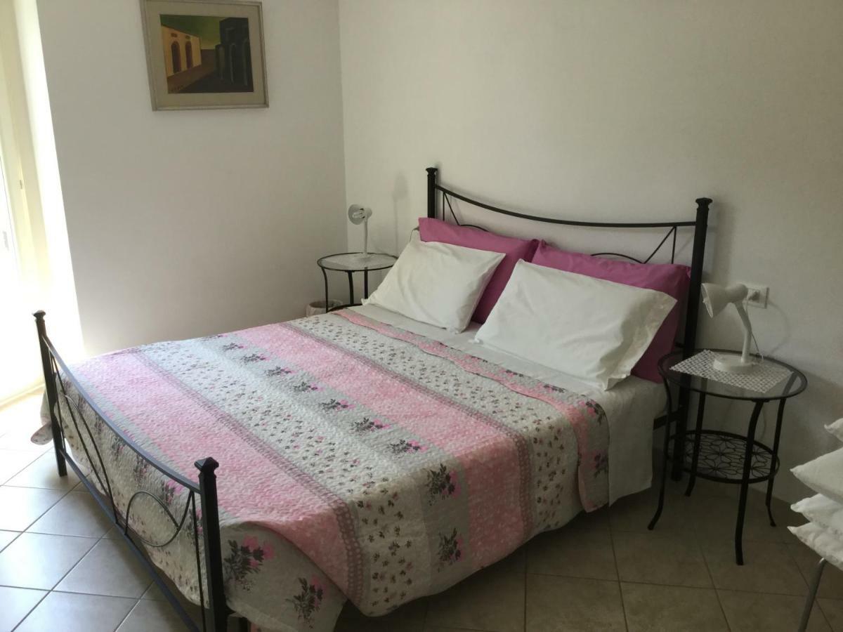 Alma Apartment Sirmione Bagian luar foto