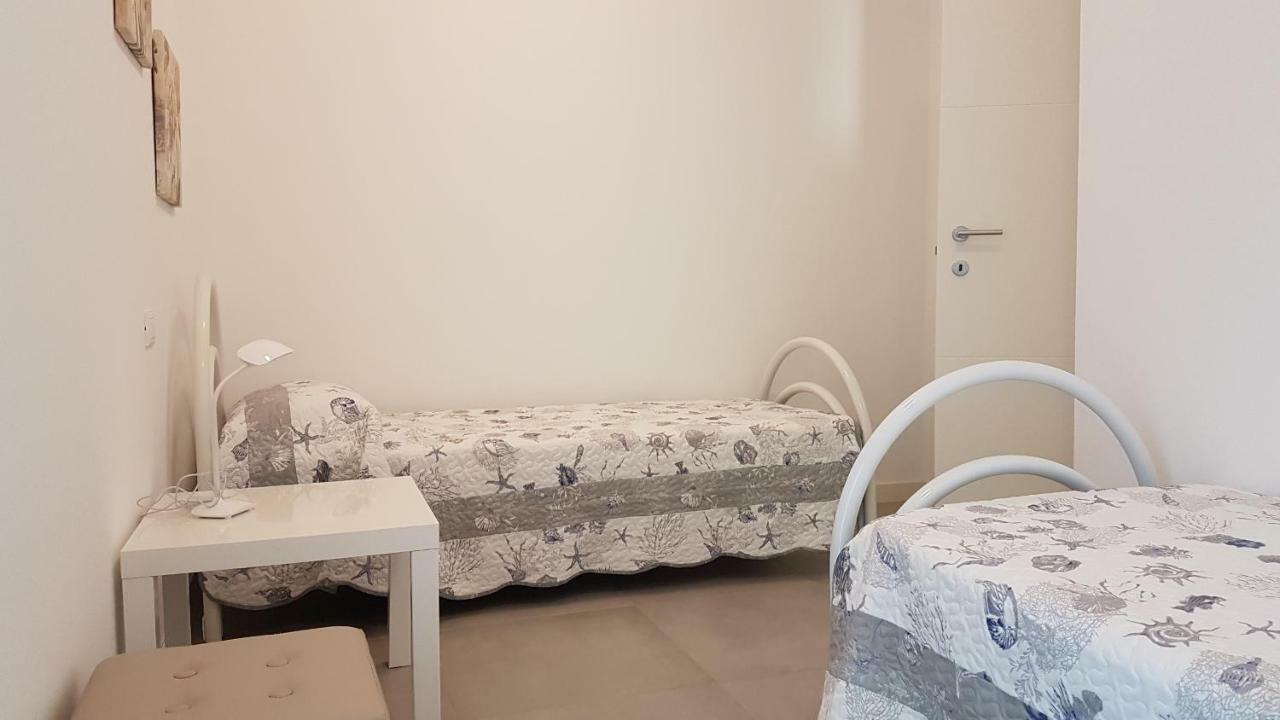 Alma Apartment Sirmione Bagian luar foto