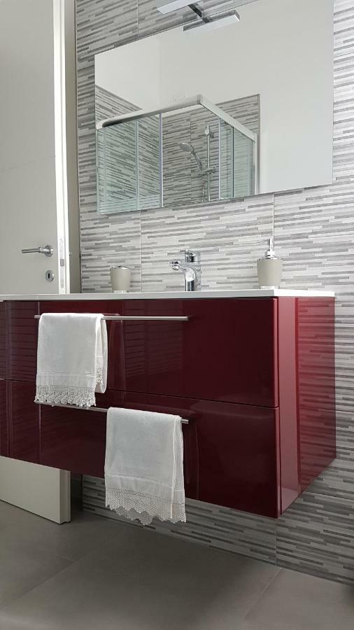 Alma Apartment Sirmione Bagian luar foto