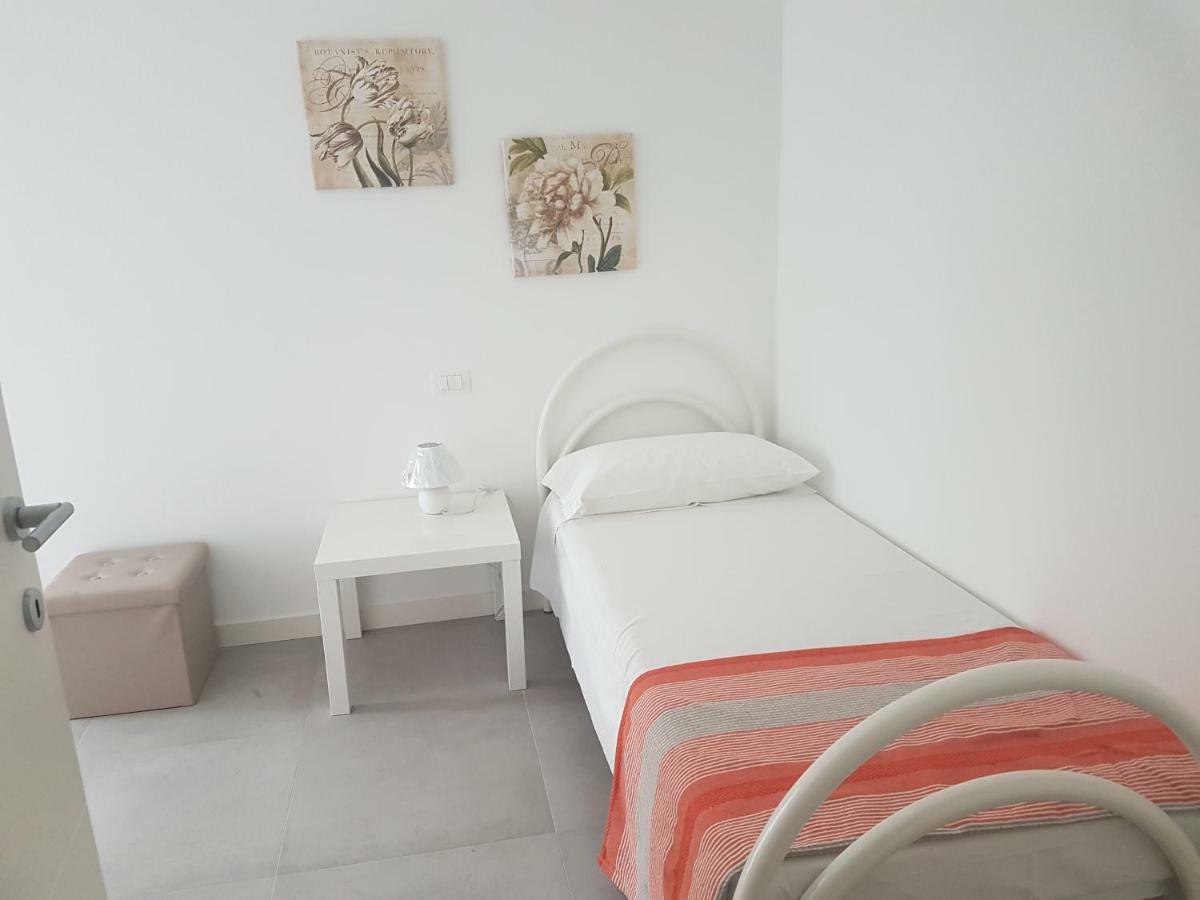Alma Apartment Sirmione Bagian luar foto