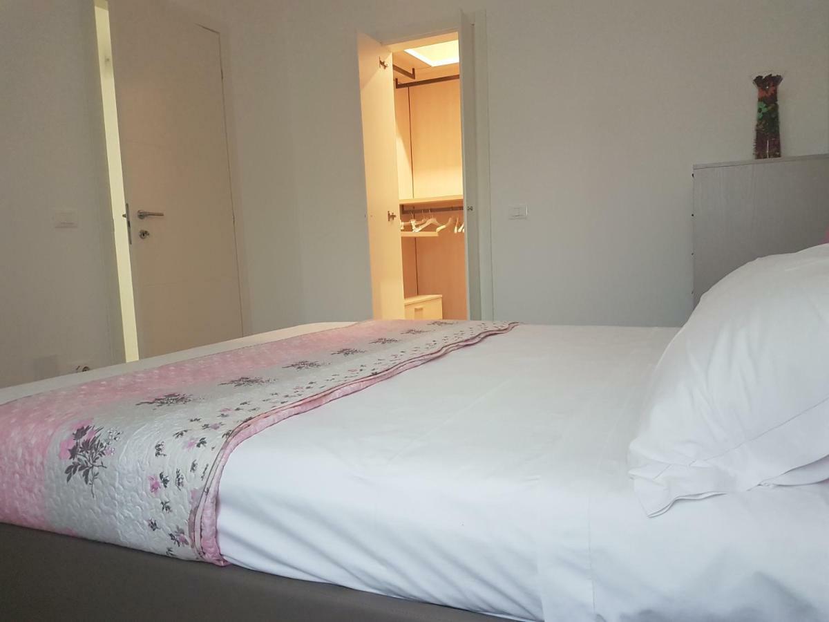 Alma Apartment Sirmione Bagian luar foto